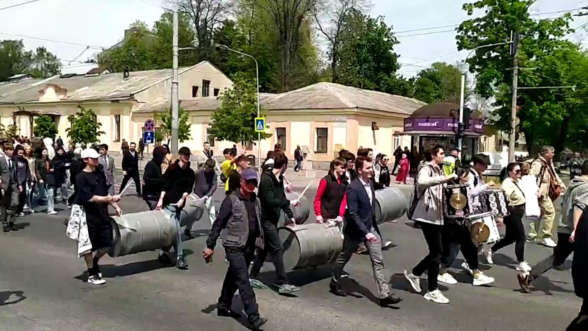 Многотысячное антиправительственное шествие по центру Кишинева - РИА Новости, 1920, 07.05.2023