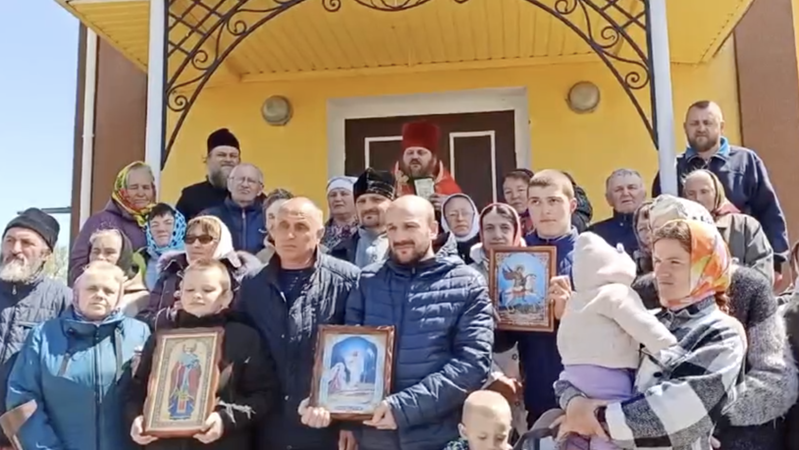 Прихожане храма в селе Митинцы противостоят рейдерскому захвату - РИА Новости, 1920, 07.05.2023