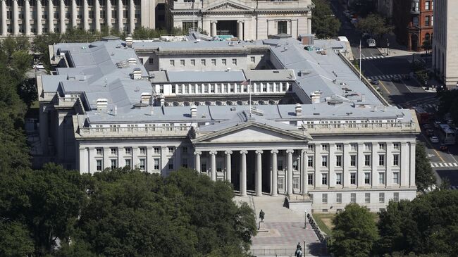 Вид на здание Министерства финансов США в Вашингтоне