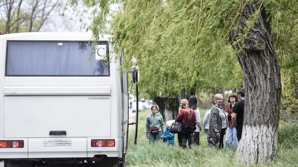 Эвакуированные жители прифронтовых населенных пунктов Запорожской области в Бердянске