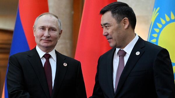 LIVE: Встреча Путина и президента Киргизии Жапарова в Москве