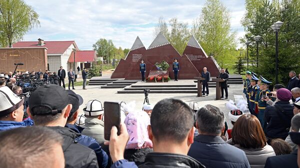 Церемония открытия мемориала воинам-киргизам, погибшим во время боев на Ржевско-Вяземском направлении в годы ВОВ
