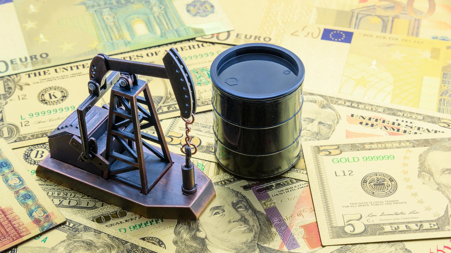The expert said that the world is facing high inflation due to the increase in oil prices.