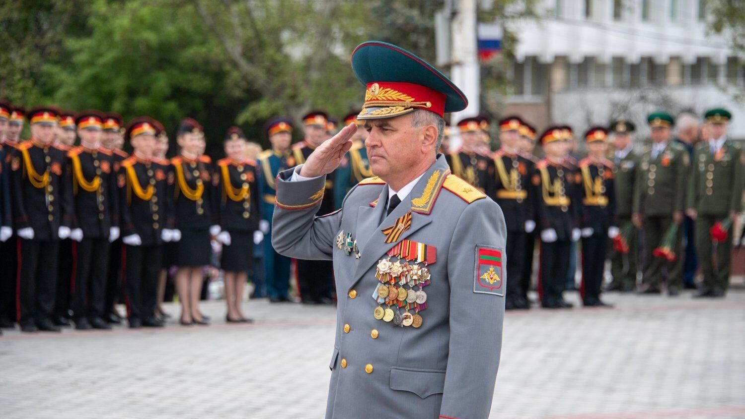 Президент ПМР Вадим Красносельский во время церемонии возложения цветов к Вечному огню в Тирасполе - РИА Новости, 1920, 09.05.2023