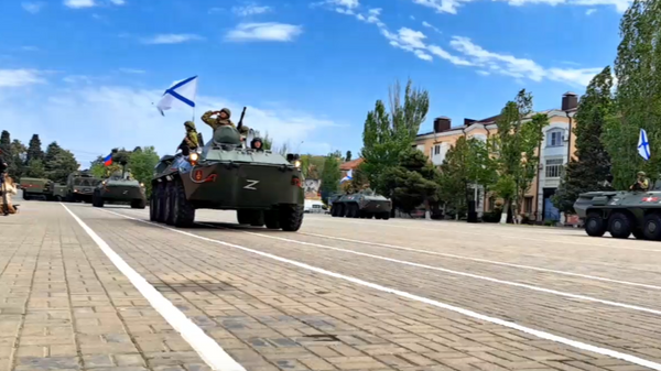 Военный парад, посвященный 78-й годовщине Победы в Великой Отечественной войне, состоялся 9 мая на центральной площади Каспийска