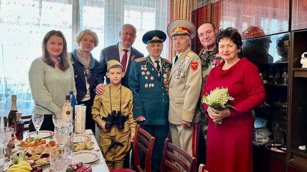 Ветерану Великой Отечественной войны Павлу Гладкову, единственному ныне живущему в Молдавии участнику обороны Сталинграда, в День Победы исполнилось 102 года