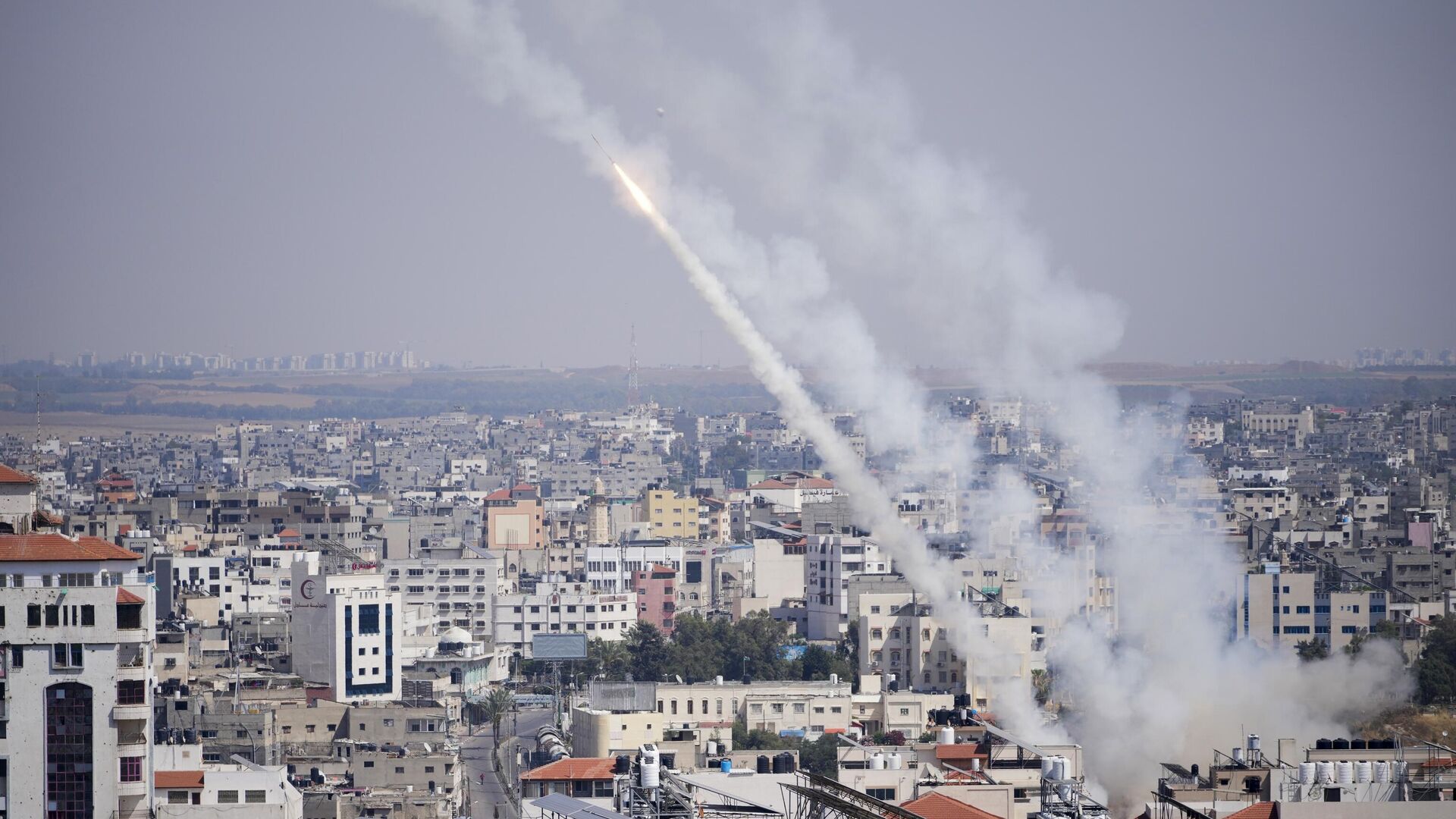 Запуск ракет из сектора Газа в направлении Израиля. Архивное фото - РИА Новости, 1920, 13.05.2023