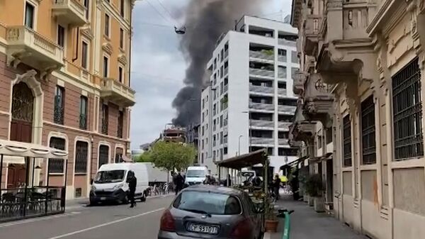 Кадры пожара в Милане из-за взрыва в центре города