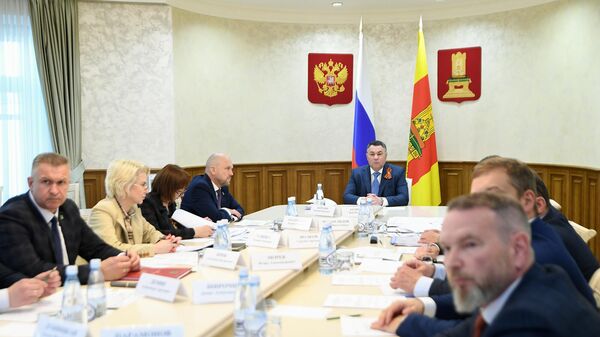 Глава Тверской области Игорь Руденя проводит совещание