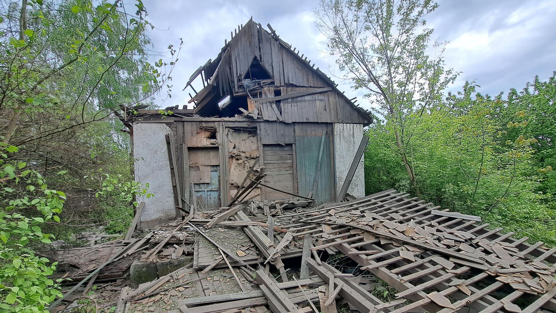 Жилой дом, пострадавший в результате обстрела со стороны ВСУ - РИА Новости, 1920, 02.06.2023