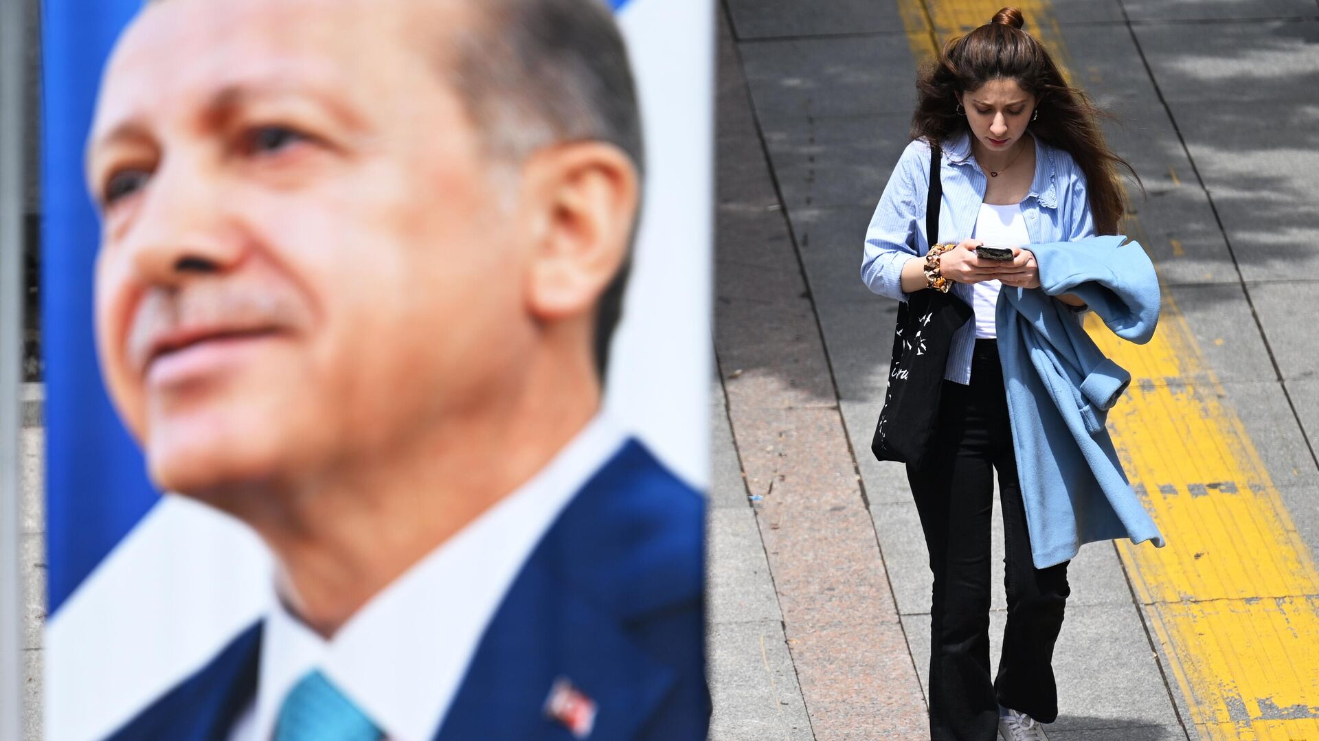 Предвыборная агитация президента Турции Реджепа Тайипа Эрдогана на улице в Анкаре - РИА Новости, 1920, 28.05.2023
