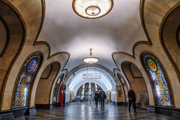 Σταθμός Novoslobodskaya της γραμμής κύκλου του μετρό της Μόσχας