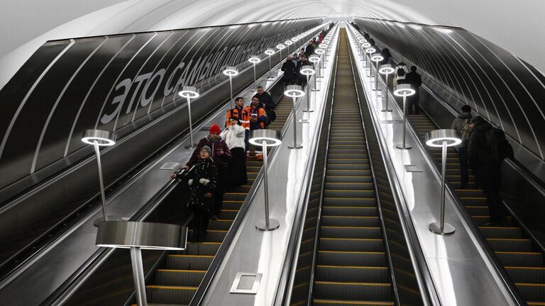 Эскалатор станции Марьина Роща Большой кольцевой линии Московского метро