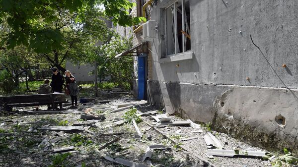 Жилой дом в районе Юбилейный Луганска, разрушенный в результате обстрела со стороны ВСУ