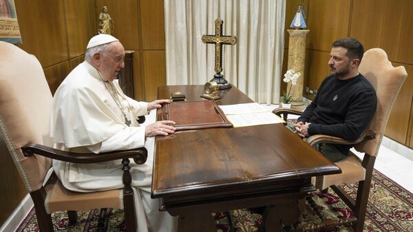 Президент Украины Владимир Зеленский во время встречи с Папой римским Франциском