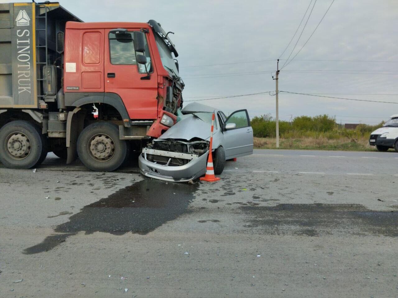 В Омске в результате ночной аварии погиб человек - РИА Новости, 14.05.2023