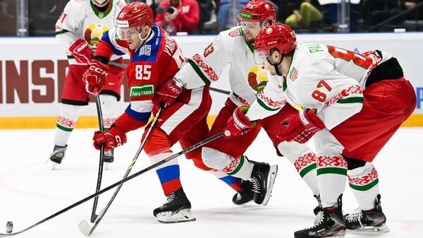Хоккеисты команды Россия 25 и сборной Белоруссии