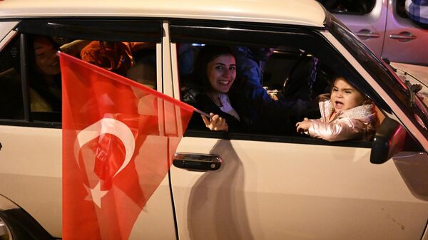 Участница предвыборного митинга в Стамбуле. Архивное фото