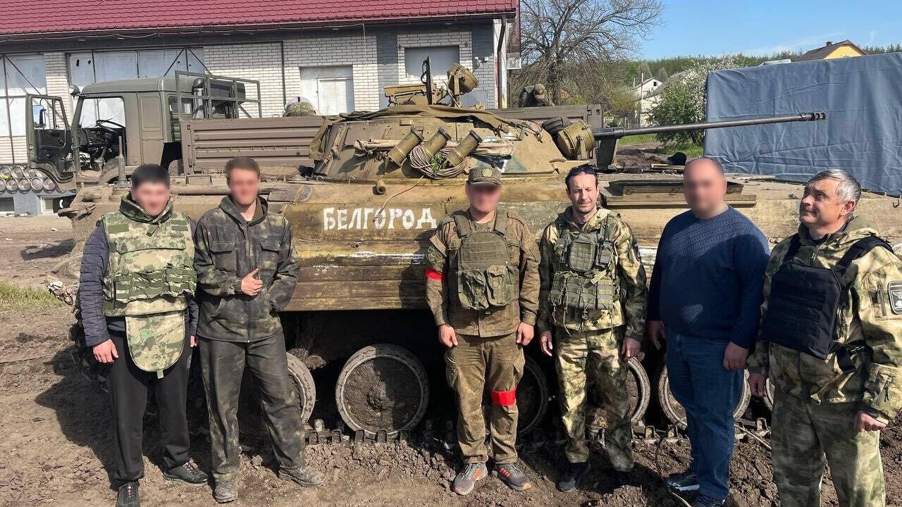 Белгородские депутаты привезли бойцам в зону СВО гуманитарный груз - РИА Новости, 1920, 15.05.2023