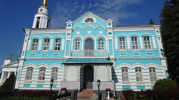 Рождествено-Богородицкий монастырь, Архиерейский корпус и колокольня