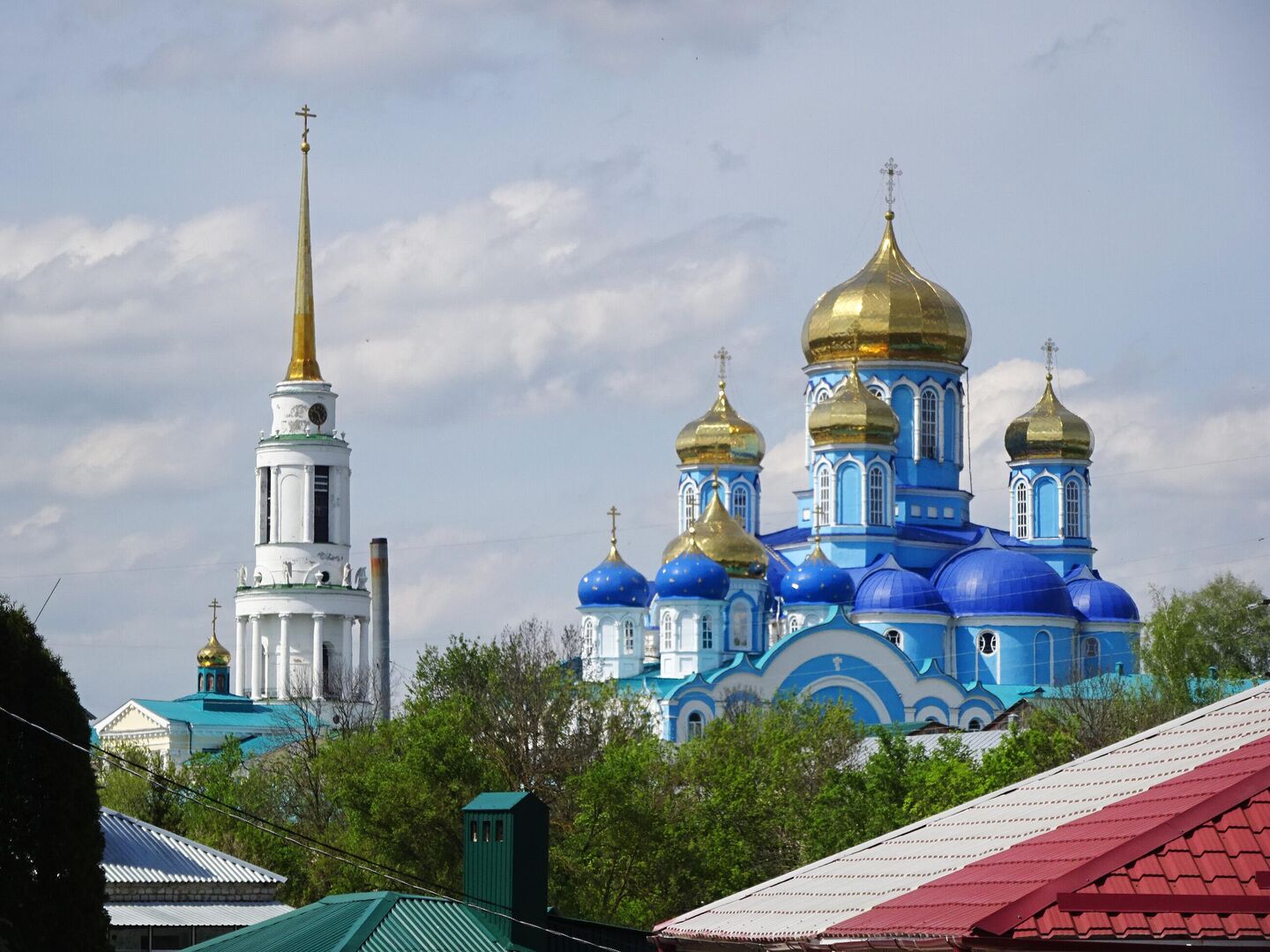 Рождествено-Богородицкий монастырь, собор и колокольня Рождествено-Богородицкий монастырь, собор и колокольня