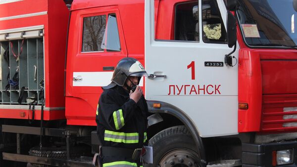 Сотрудник противопожарной службы МЧС ЛНР