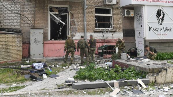 На месте взрыва в барбершопе в Луганске