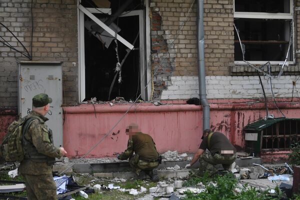 На месте взрыва возле барбершопа в Луганске