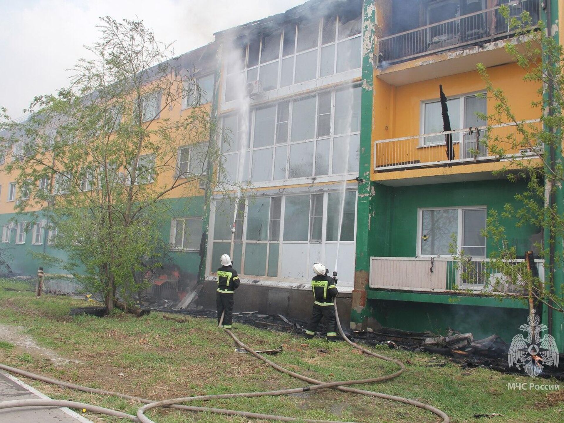 Из-за пожара в селе в Хабаровском крае началась эвакуация жилого дома - РИА  Новости, 16.05.2023