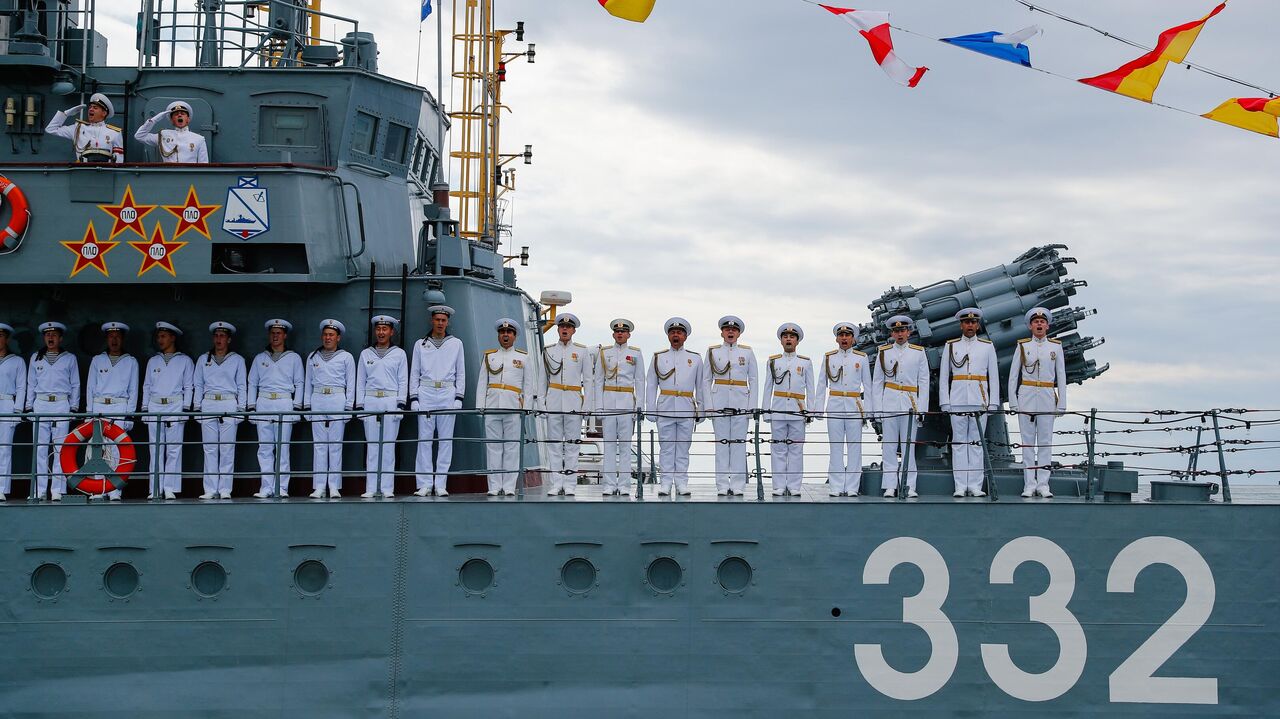 320 лет балтийскому флоту фото