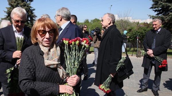 Journalist, TV presenter Kira Proshutinskaya before the farewell ceremony of Eduard Sagalaev, President of the National Broadcasters Union, at the Troyekurovo funeral home