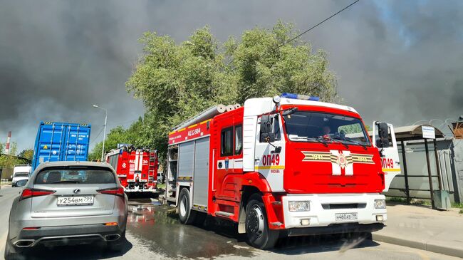 Ликвидация пожара в ангаре на юго-востоке столицы