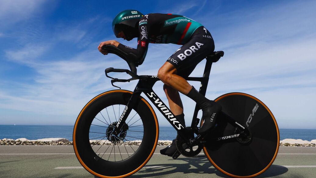 Власов поднялся на пять мест в общем зачете "Тур де Франс"