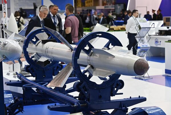 Авиационная управляемая ракета на 11-й международной выставке вооружения и военной техники MILEX-2023 в Минске