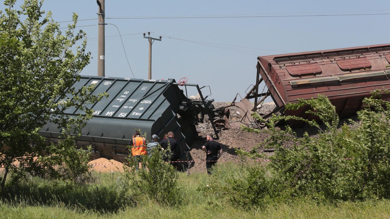 В Забайкалье сошли с путей 12 вагонов грузового поезда - РИА Новости,  21.05.2023