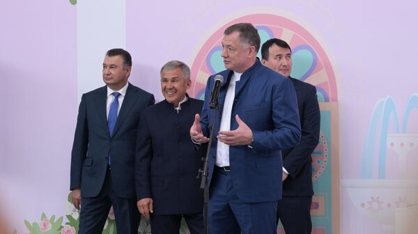 Заместитель председателя правительства РФ Марат Хуснуллин и глава Республики Татарстан Рустам Минниханов  на KAZANFORUM 2023