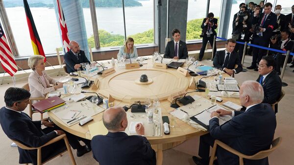 Лидеры G7 во время рабочего обеда перед началом саммита в Хиросиме