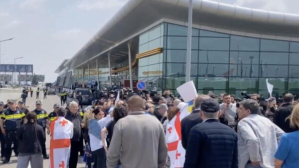 Протест в аэропорту Тбилиси