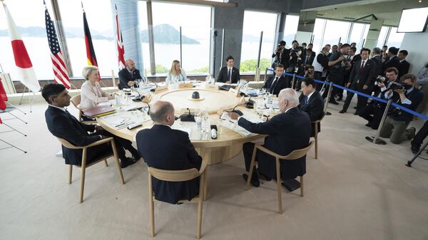 Лидеры G7 во время рабочего обеда в рамках саммита в Хиросиме