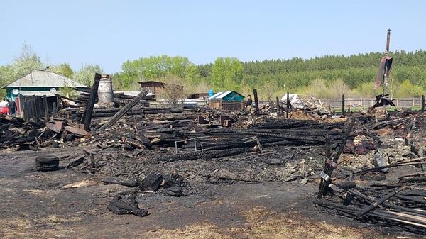 На месте пожара в частном жилом доме в поселке Ертарский Свердловской области