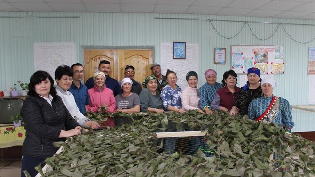 Жители башкирского села плетут маскировочные сети для бойцов в зоне СВО