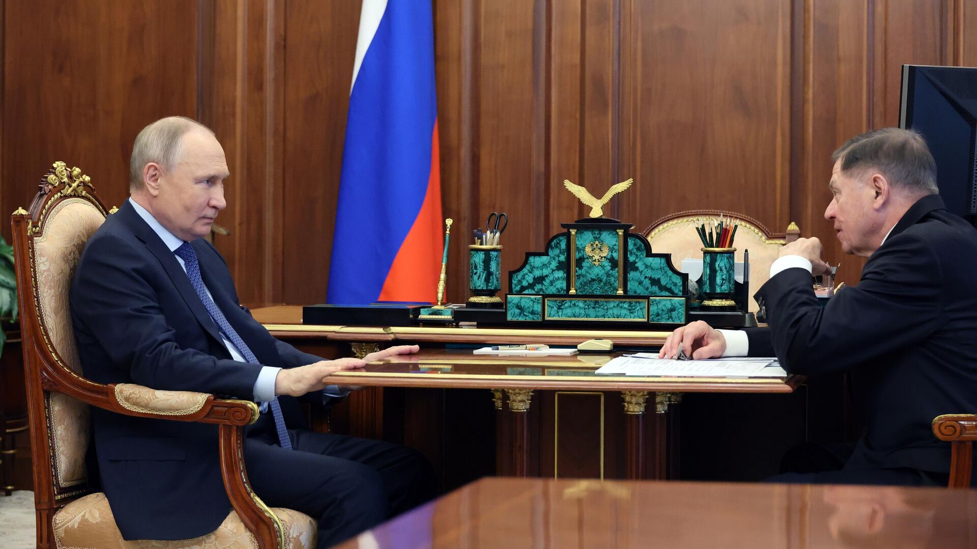 Путин предложил главе ВС обсудить гуманизацию российского законодательства