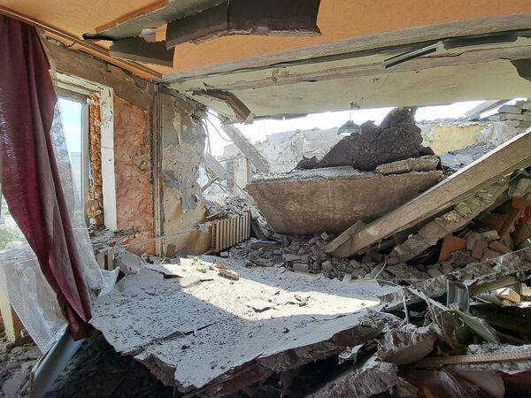 Квартира в многоквартирном доме, разрушенная в результате обстрела со стороны ВСУ города Ясиноватая