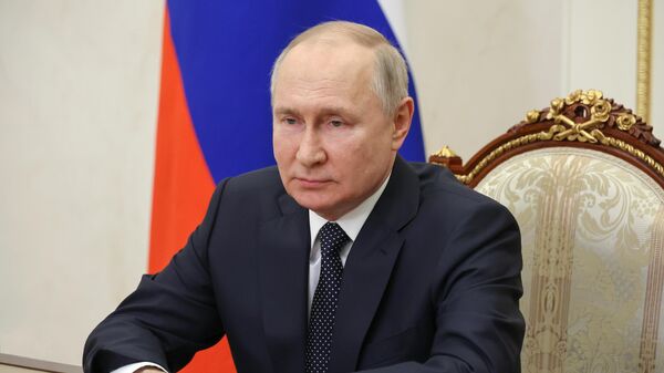 Президент РФ Владимир Путин выступает