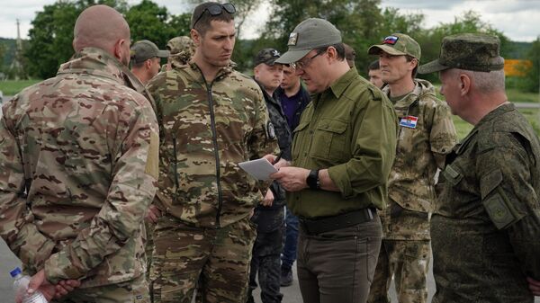 Губернатор Самарской области Дмитрий Азаров передал самарским бойцам в зоне СВО 32 единицы спецтехники