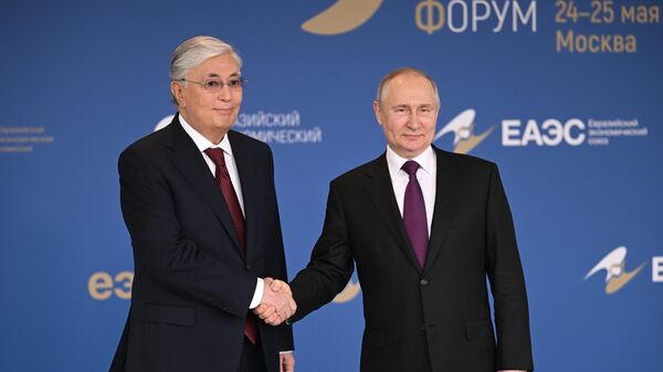 Президент России Владимир Путин и президент Республики Казахстан Касым-Жомарт Токаев