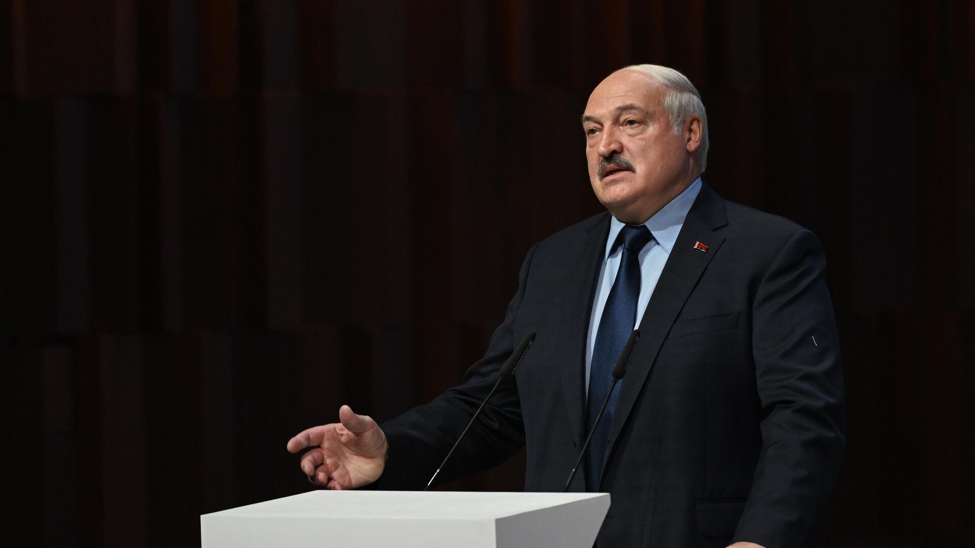 Президент Республики Беларусь Александр Лукашенко выступает на пленарном заседании Евразийского экономического форума в Москве - РИА Новости, 1920, 25.05.2023