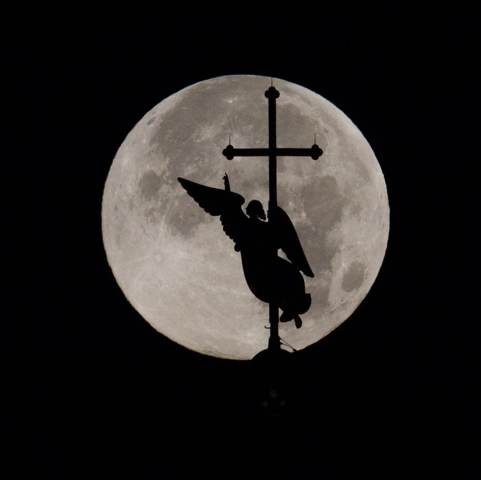 Петерборлық Анжеликаны қалай сиқыған