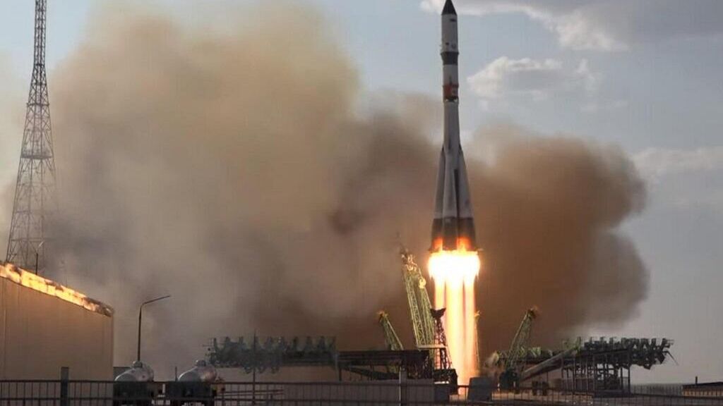 Пермских школьников пригласили на запуск ракеты с символикой Пермь-300 - РИА Новости, 1920, 25.05.2023