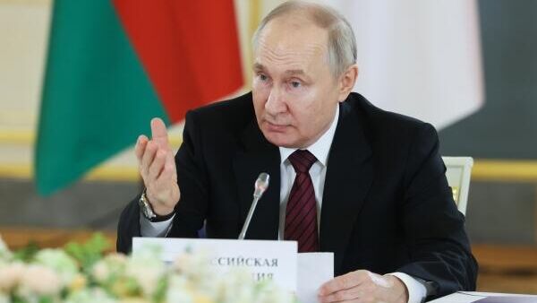 LIVE: Путин на двусторонней встрече с Ильхамом Алиевым